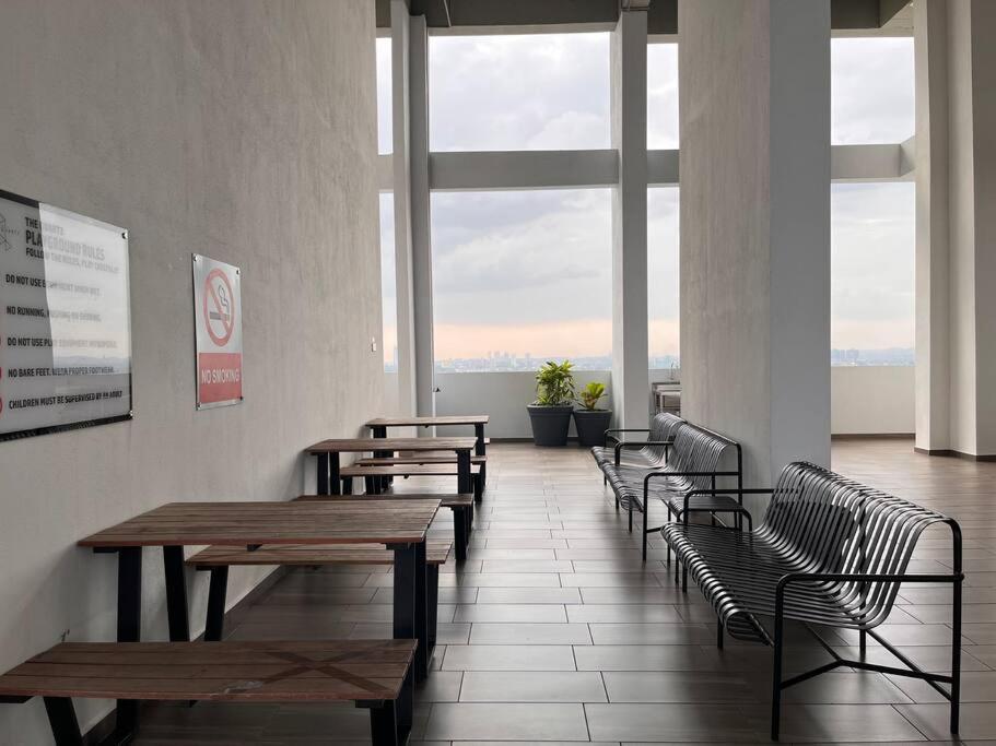 Apartment Urban Vista @ The Quartz Residence: Center Retreat With Infinitypool