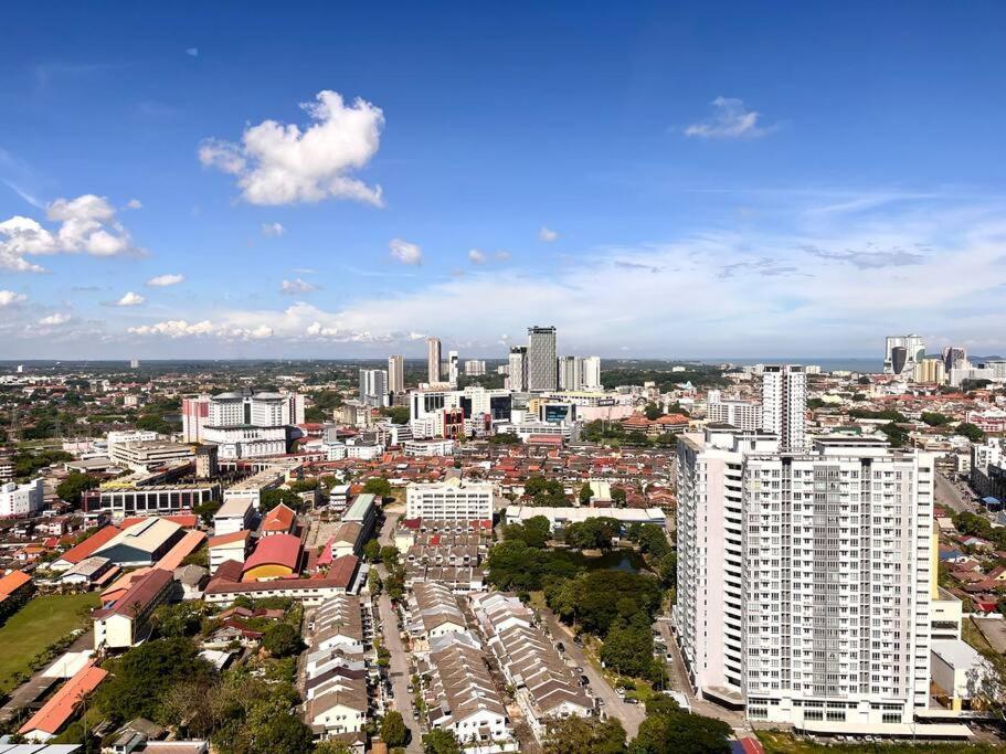 Urban Vista @ The Quartz Residence: Center Retreat With Infinitypool Apartment Malacca