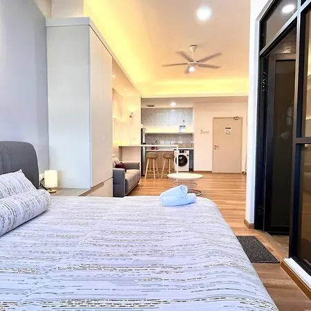 Urban Vista @ The Quartz Residence: City Center Retreat With Infinitypool Malacca Exterior photo