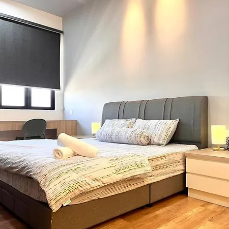 Urban Vista @ The Quartz Residence: City Center Retreat With Infinitypool Malacca Exterior photo